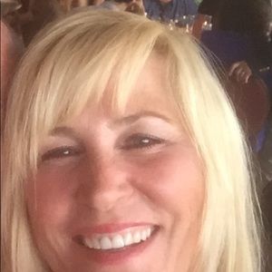 Meet your Posher, Debra